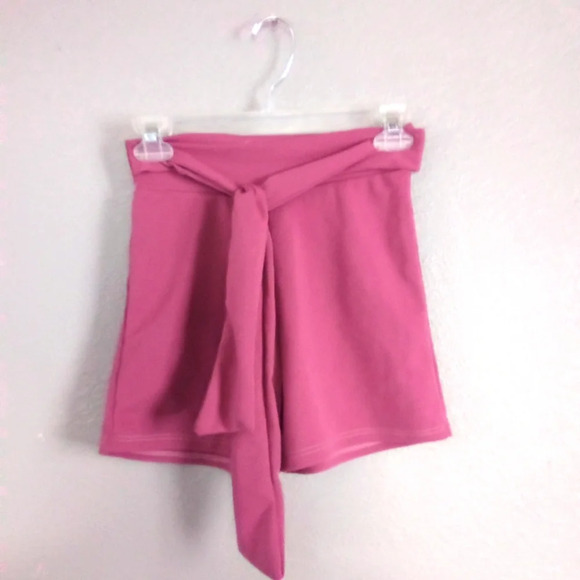 Beautiful short one size ( box BO ) - Picture 1 of 2